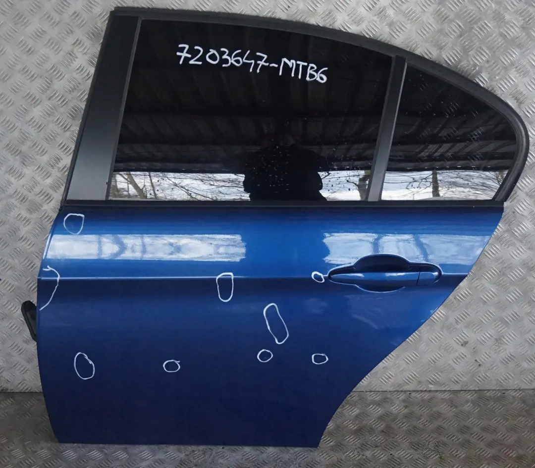 Puerta Trasera Izquierda Montegoblau Montego Blau Azul - A51 para BMW E90 con número de pieza 7203647 BMW E90 Puerta Trasera Izquierda Montegoblau Montego Blau Azul - A51 - SKU 7203647-MTB6 - Número de pieza 7203647