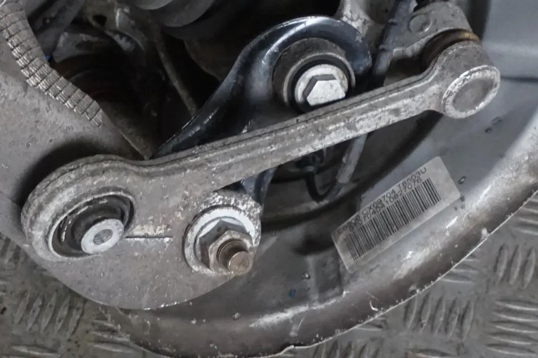 M47N2 Eje de Salida Trasero Izquierdo Pata Suspension Soporte Rueda para BMW E60 520d con número de pieza 6770905 BMW E60 520d M47N2 Eje de Salida Trasero Izquierdo Pata Suspension Soporte Rueda - SKU 6770905-13 - Número de pieza 6770905