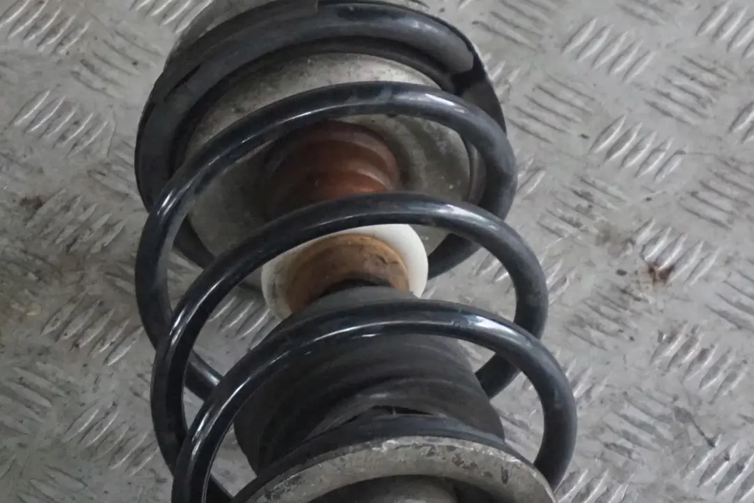 BMW E60 520d M47N2 Delantero Derecho Muelle Puntal Buje Pata Pinza De Freno - SKU 6775056-4 - Número de pieza 6775056