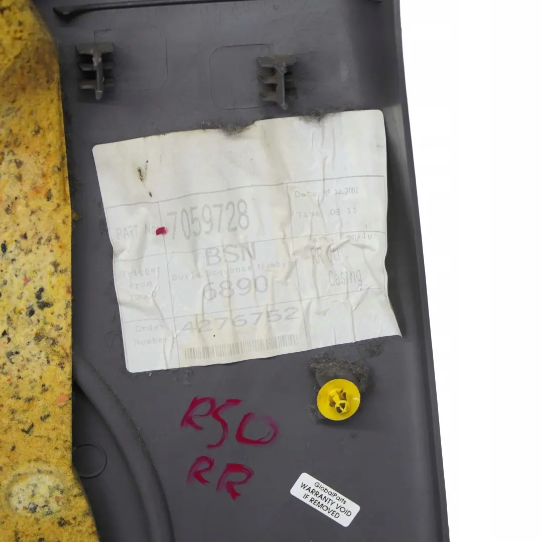 Tapicerka prawa boczek prawy tył szara do MINI R50 o numerze 7059728 MINI R50 Tapicerka prawa boczek prawy tył szara - SKU 7059728 - Numer Części 7059728