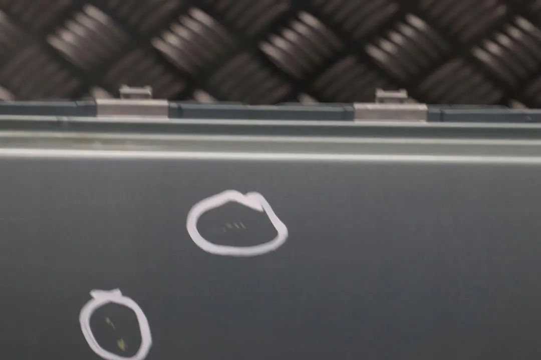 Porta Posteriore Sinistra Grigio Verde Metallizzato - 442 per BMW X5 E53 con numero di parte 8256827 BMW X5 E53 Porta Posteriore Sinistra Grigio Verde Metallizzato - 442 - SKU 8256827-GG - Numero di parte 8256827