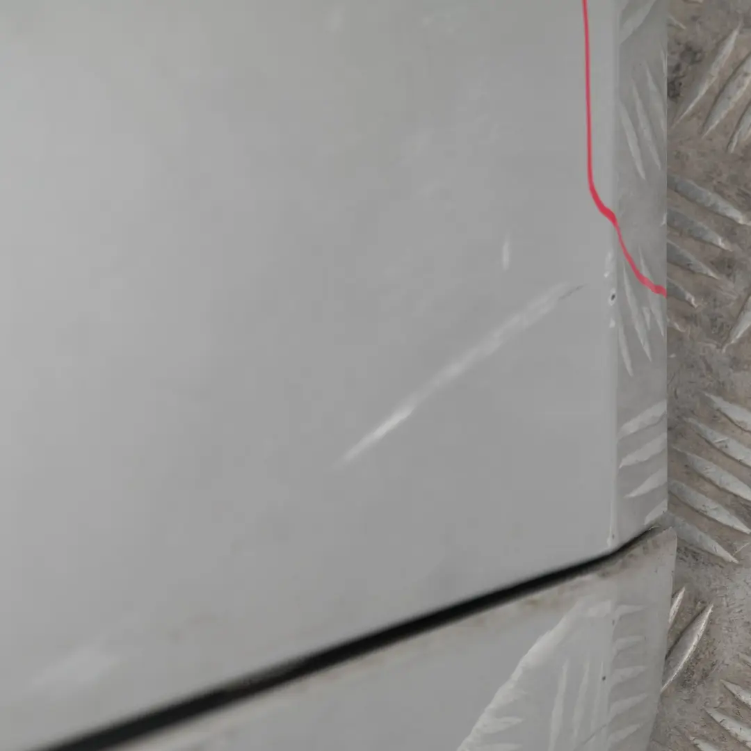 Verkleidung Stossfänger lackiert hinten PDC Titansilber 354 für BMW 1 er 2 E87 mit Teilenummer 32630 BMW 1 er 2 E87 Verkleidung Stossfänger lackiert hinten PDC Titansilber 354 - SKU 0032630-TS2 - Teilenummer 32630