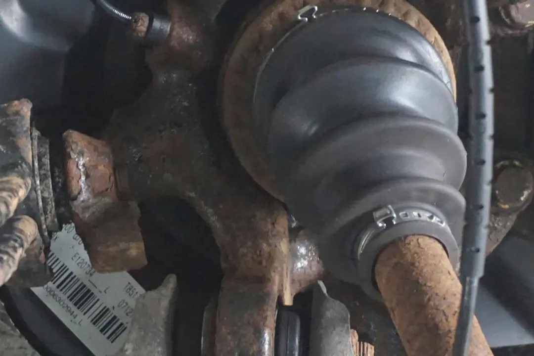 BMW E87 LCI 116i N43 1.6 Trasero Izquierdo Resorte Pierna Freno Suspensión Cubo - SKU 6774809-22 - Número de pieza 6774809