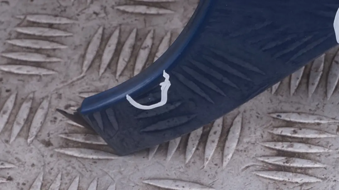 Lato Conducente Pannello Laterale Frontale SX Parafango Blu Topazio per BMW X5 E53 con numero di parte 7000385 BMW X5 E53 Lato Conducente Pannello Laterale Frontale SX Parafango Blu Topazio - SKU 7000385-TPB2 - Numero di parte 7000385