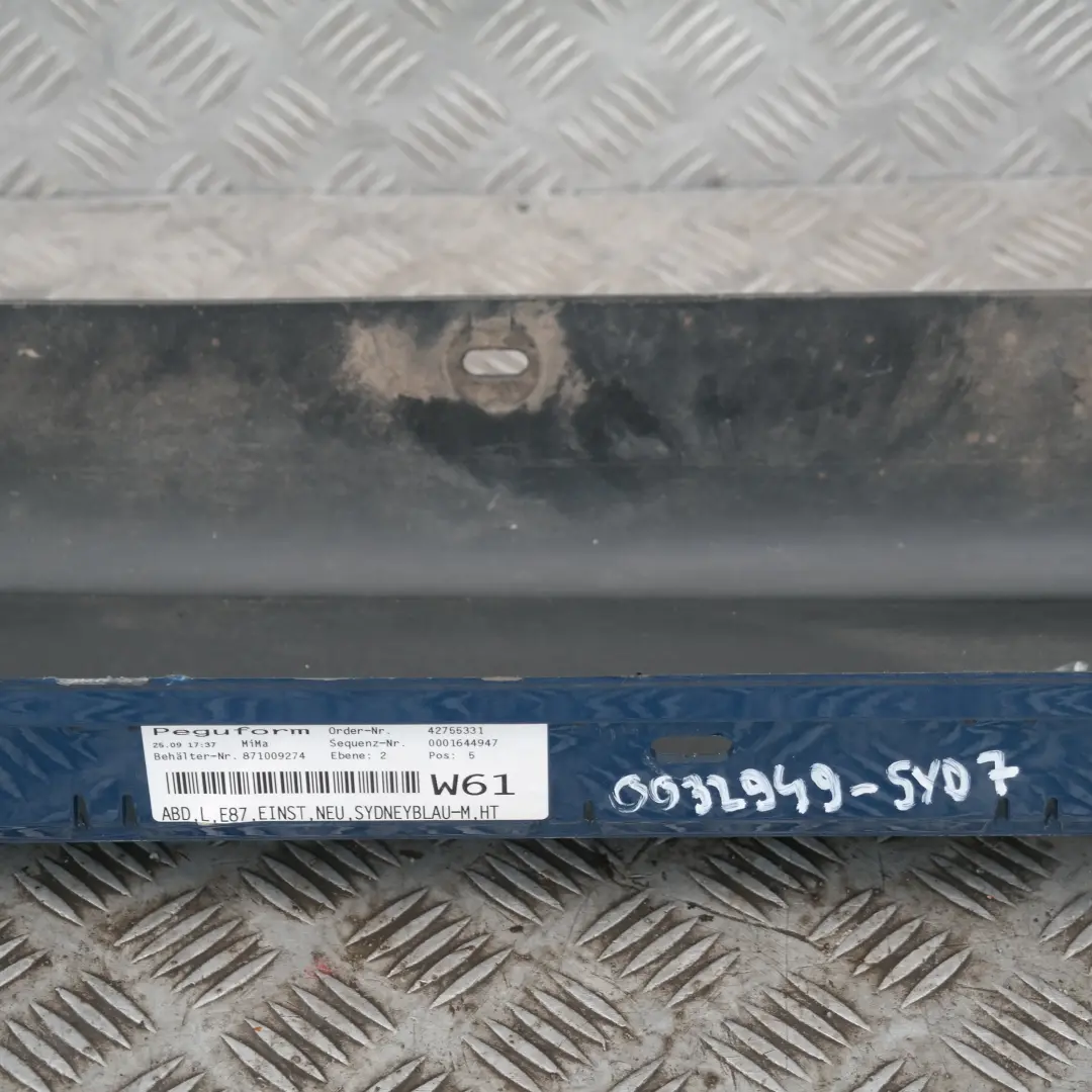 Schwellerleiste Blende Schweller links Sydneyblau Blau A19 für BMW 1 er E87 mit Teilenummer 32949 BMW 1 er E87 Schwellerleiste Blende Schweller links Sydneyblau Blau A19 - SKU 0032949-SYD7 - Teilenummer 32949