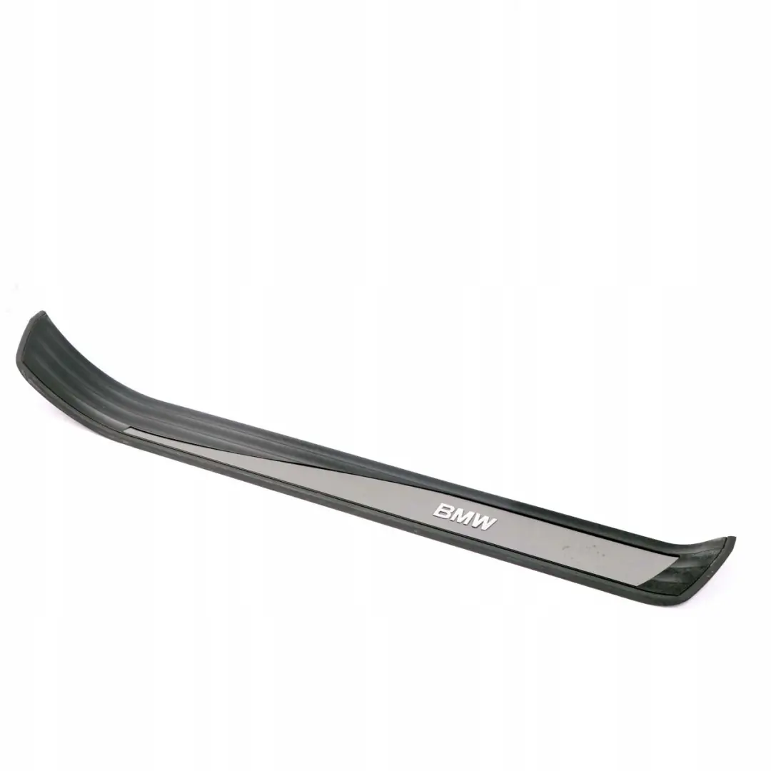 Couverture Entree Avant Droite Noir pour BMW E60 E61 à propos du numéro de pièce 7034304 BMW E60 E61 Couverture Entree Avant Droite Noir - SKU 7034304 - Numéro de pièce 7034304