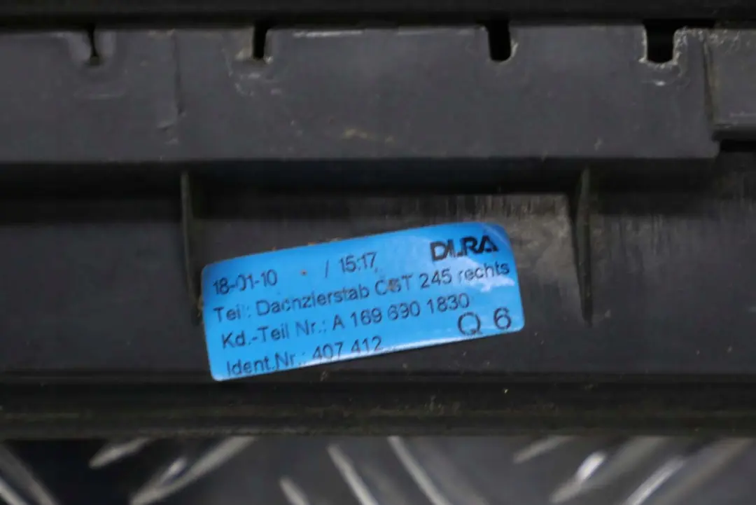 B-KLASA W245 Listwa dachu dachowa prawa do MERCEDES o numerze A1696901830 MERCEDES B-KLASA W245 Listwa dachu dachowa prawa - SKU A1696901830 - Numer Części A1696901830