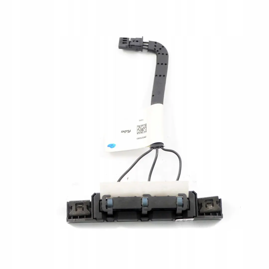 Mercedes-Benz Clase C W204 Derecha Antena Amplificador para con número de pieza A2048270248 Mercedes-Benz Clase C W204 Derecha Antena Amplificador - SKU A2048270248 - Número de pieza A2048270248