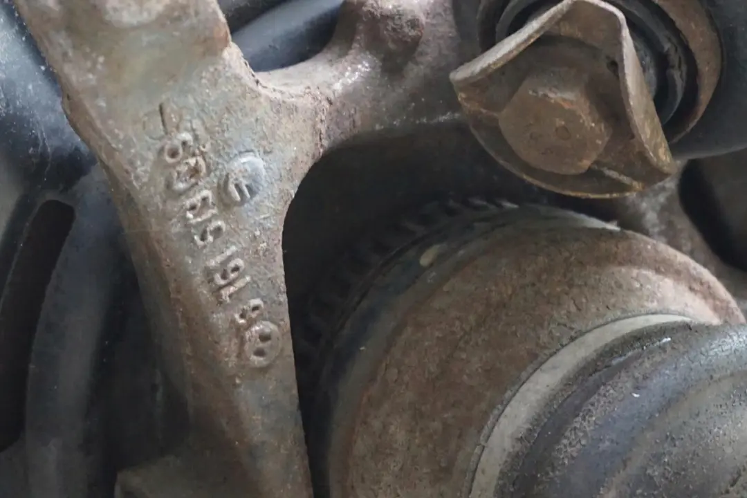 Reihe E87 LCI 120d N47 Abtriebswelle Schwenklager Hinten Links für BMW 1 mit Teilenummer 6774809 BMW 1 Reihe E87 LCI 120d N47 Abtriebswelle Schwenklager Hinten Links - SKU 6774809-12 - Teilenummer 6774809