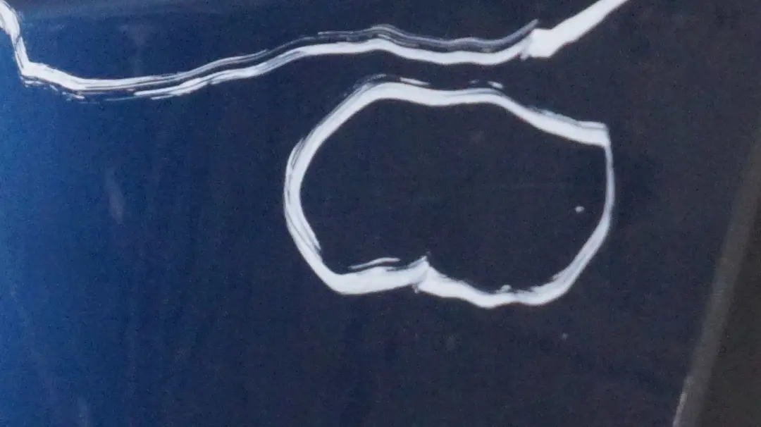 Zderzak przedni przód topasblau 364 do BMW E53 X5 o numerze 0010150 BMW E53 X5 Zderzak przedni przód topasblau 364 - SKU P-0010150-TS1 - Numer Części 0010150