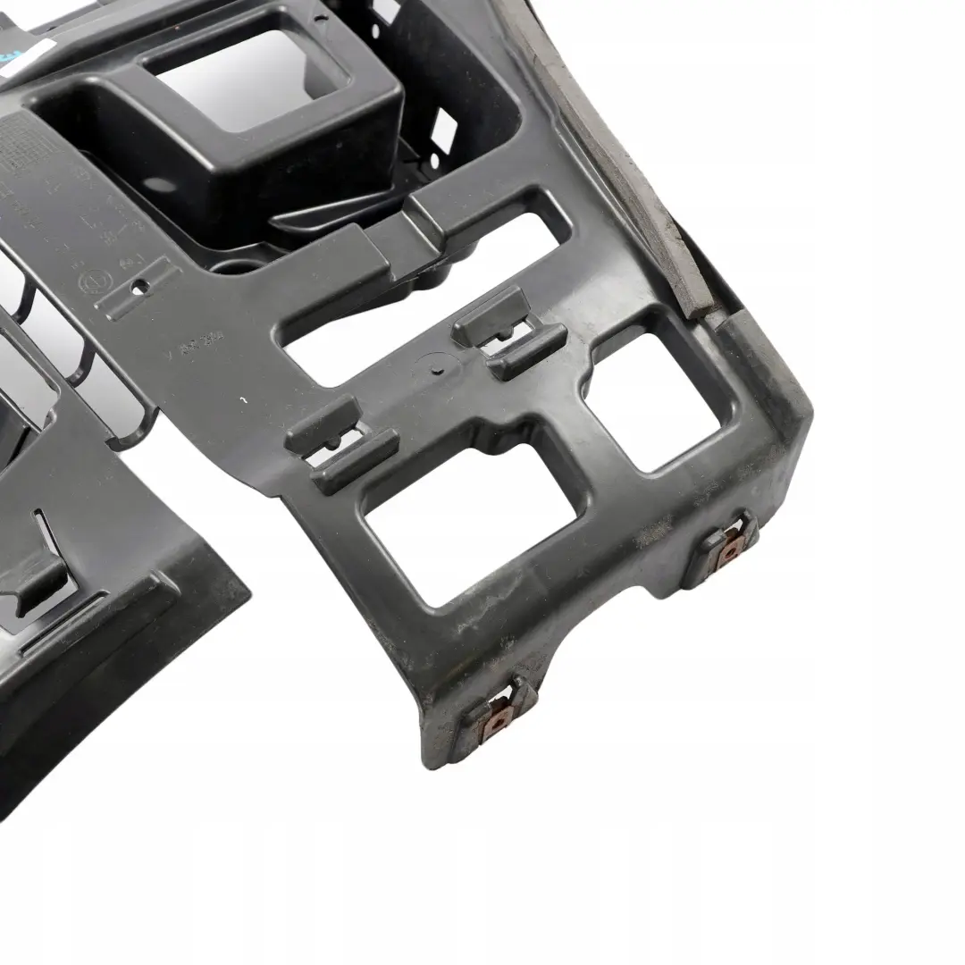 Bumper Right O/S Guide Bracket to BMW 1 Series E82 E88 1 Coupe Cabrio Rear with Part number 7170664 BMW 1 Series E82 E88 1 Coupe Cabrio Rear Bumper Right O/S Guide Bracket - SKU 7170664-1 - Part number 7170664