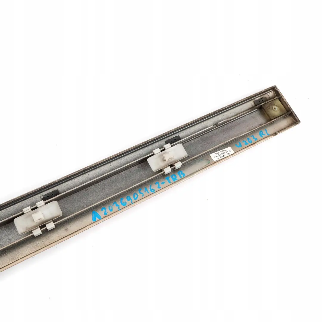 Banda De moldura De puerta trasera izquierda Travertine Beige 693 para Mercedes W203 con número de pieza A2036905162 Mercedes W203 Banda De moldura De puerta trasera izquierda Travertine Beige 693 - SKU A2036905162-TRB - Número de pieza A2036905162