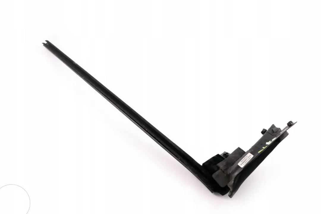 Uszczelka Drzwi Prawy Przód do BMW Z4 E89 o numerze 7046104 BMW Z4 E89 Uszczelka Drzwi Prawy Przód - SKU 7046104 - Numer Części 7046104