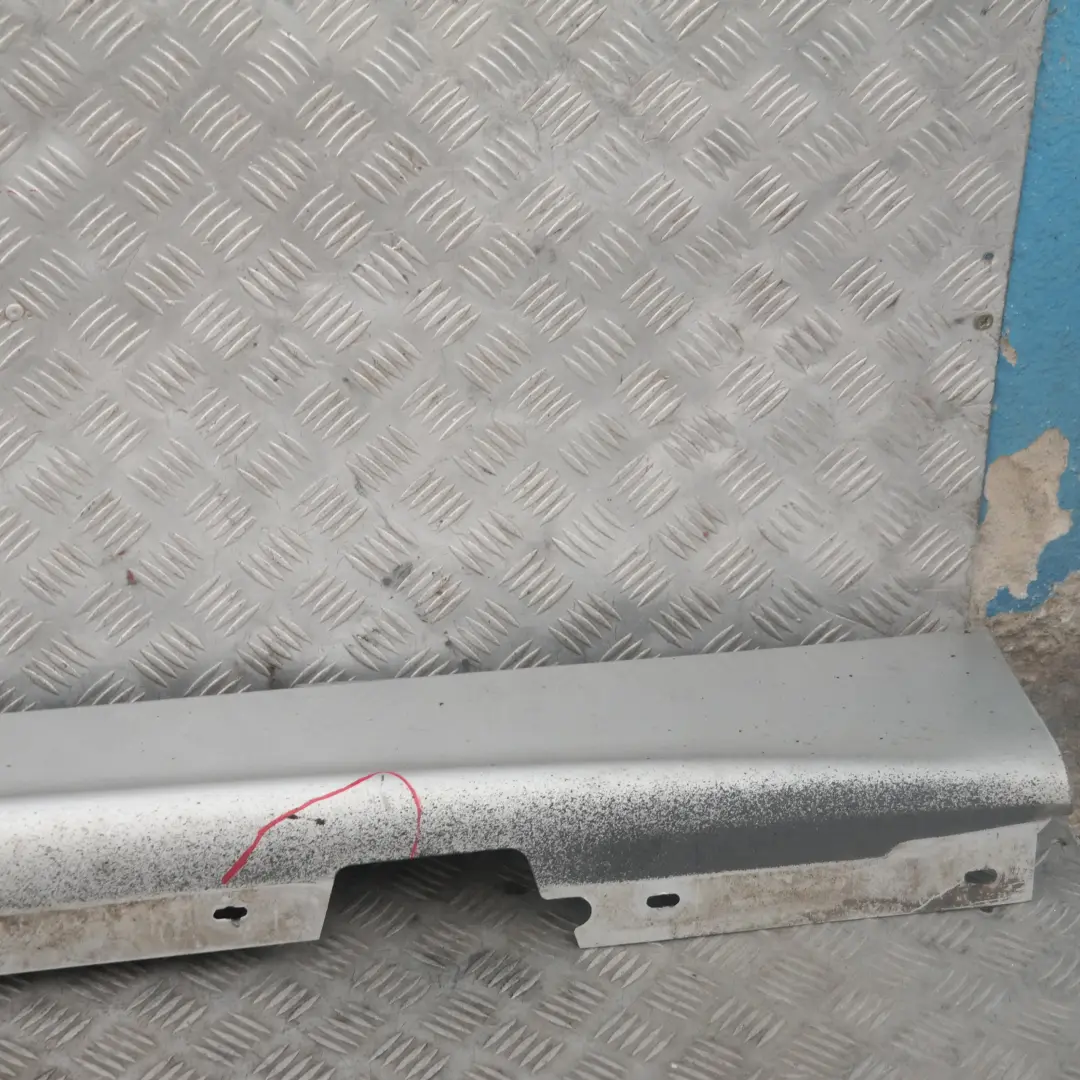 BMW3 E87 Listello Portiera Laccato Dx Argento-Titanio Argento Metallico per con numero di parte 32948 BMW3 E87 Listello Portiera Laccato Dx Argento-Titanio Argento Metallico - SKU 0032948-TS13 - Numero di parte 32948