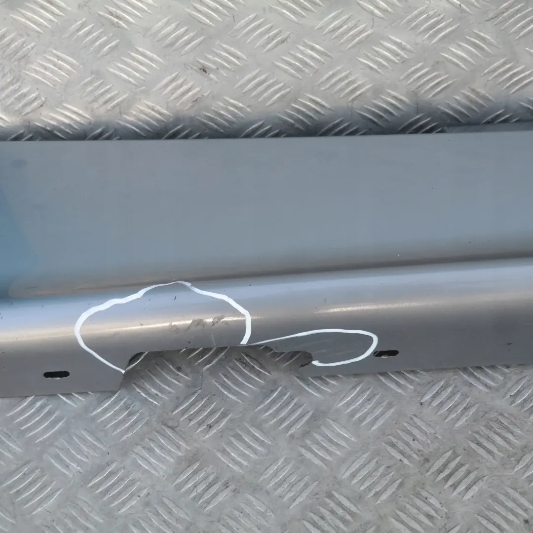 Schwellerleiste Blende Schweller links Quarzblau Blau Metallic für BMW 1 er E87 mit Teilenummer 32949 BMW 1 er E87 Schwellerleiste Blende Schweller links Quarzblau Blau Metallic - SKU 0032949-QB14 - Teilenummer 32949