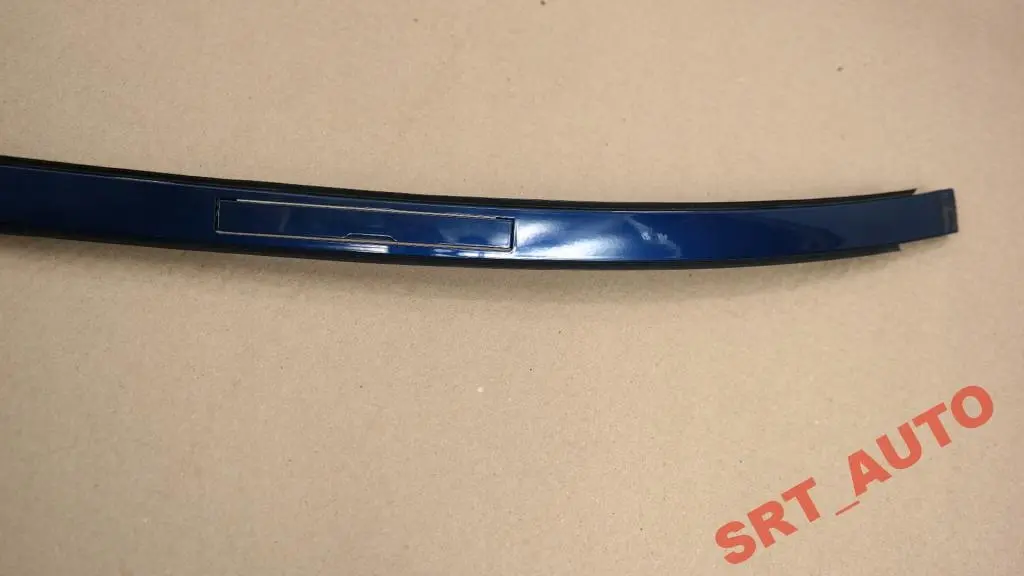 Moldura de Techo Izquierda Railing Gutter Trim Mysticblau Blue para BMW E90 E90N con número de pieza 0032753 BMW E90 E90N Moldura de Techo Izquierda Railing Gutter Trim Mysticblau Blue - SKU 0032753-MYS - Número de pieza 0032753