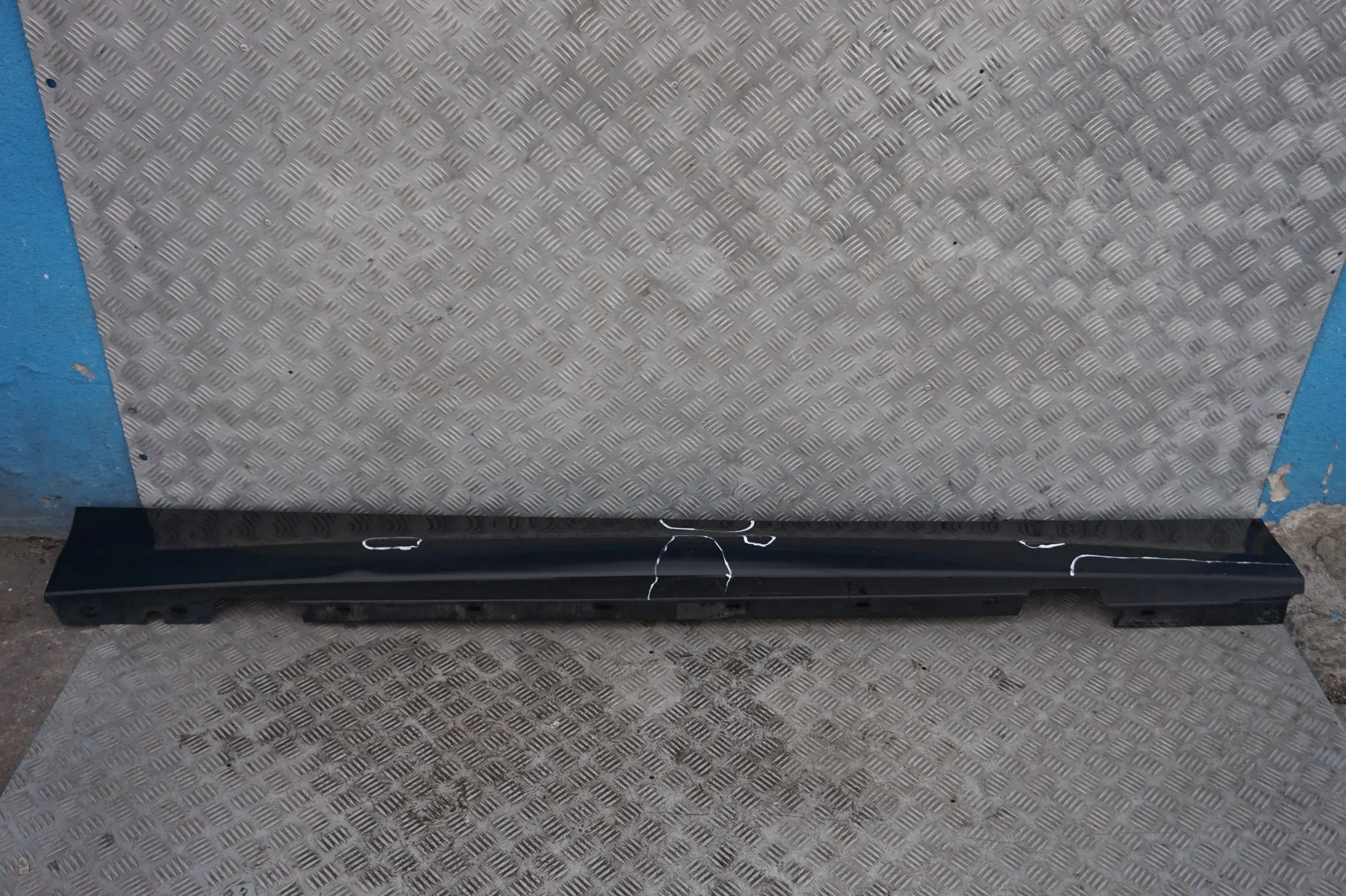 BMW E87 LCI Listello Portiera Apertura Gonna Destro Nero