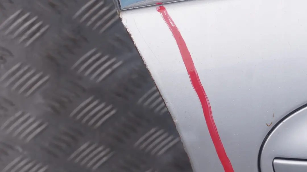 Beifahrer Tür vorne rechts Titansilber Silber Metallic für BMW 7 er E65 E66 mit Teilenummer 7202082 BMW 7 er E65 E66 Beifahrer Tür vorne rechts Titansilber Silber Metallic - SKU 7202082-TS - Teilenummer 7202082