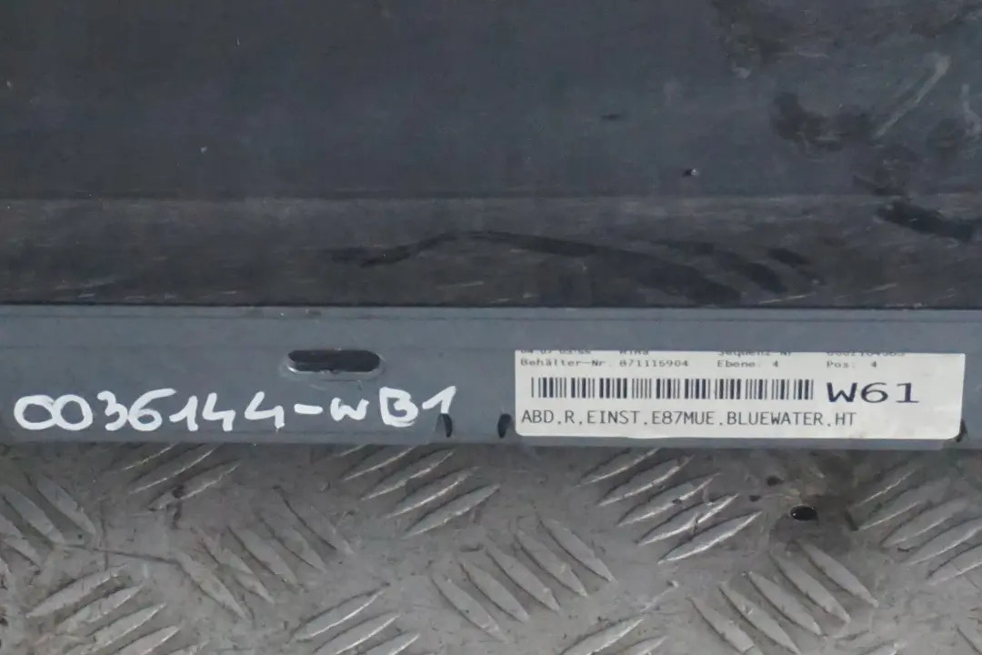 Bas de Porte Couverture Seuil Droite Bluewater Bleu D'Eau pour BMW E87 LCI à propos du numéro de pièce 0036144 BMW E87 LCI Bas de Porte Couverture Seuil Droite Bluewater Bleu D'Eau - SKU 0036144-WB1 - Numéro de pièce 0036144