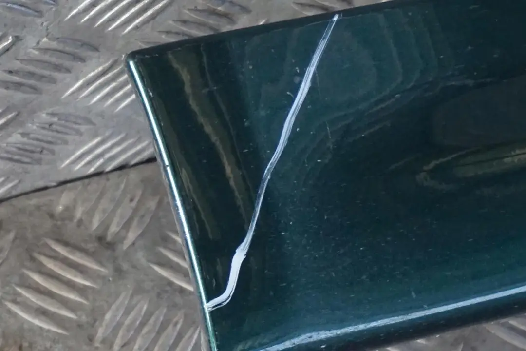 Copertura Gonna Destra British Racing Green A67 per Mini Cooper R56 R57 con numero di parte 0430300 Mini Cooper R56 R57 Copertura Gonna Destra British Racing Green A67 - SKU 0430300-BRG - Numero di parte 0430300