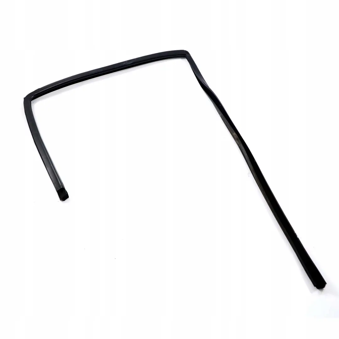 Guía Ventana Puerta Trasera Derecha Junta Goma para BMW Serie 3 E36 Berlina con número de pieza 8213984 BMW Serie 3 E36 Berlina Guía Ventana Puerta Trasera Derecha Junta Goma - SKU 8213984 - Número de pieza 8213984