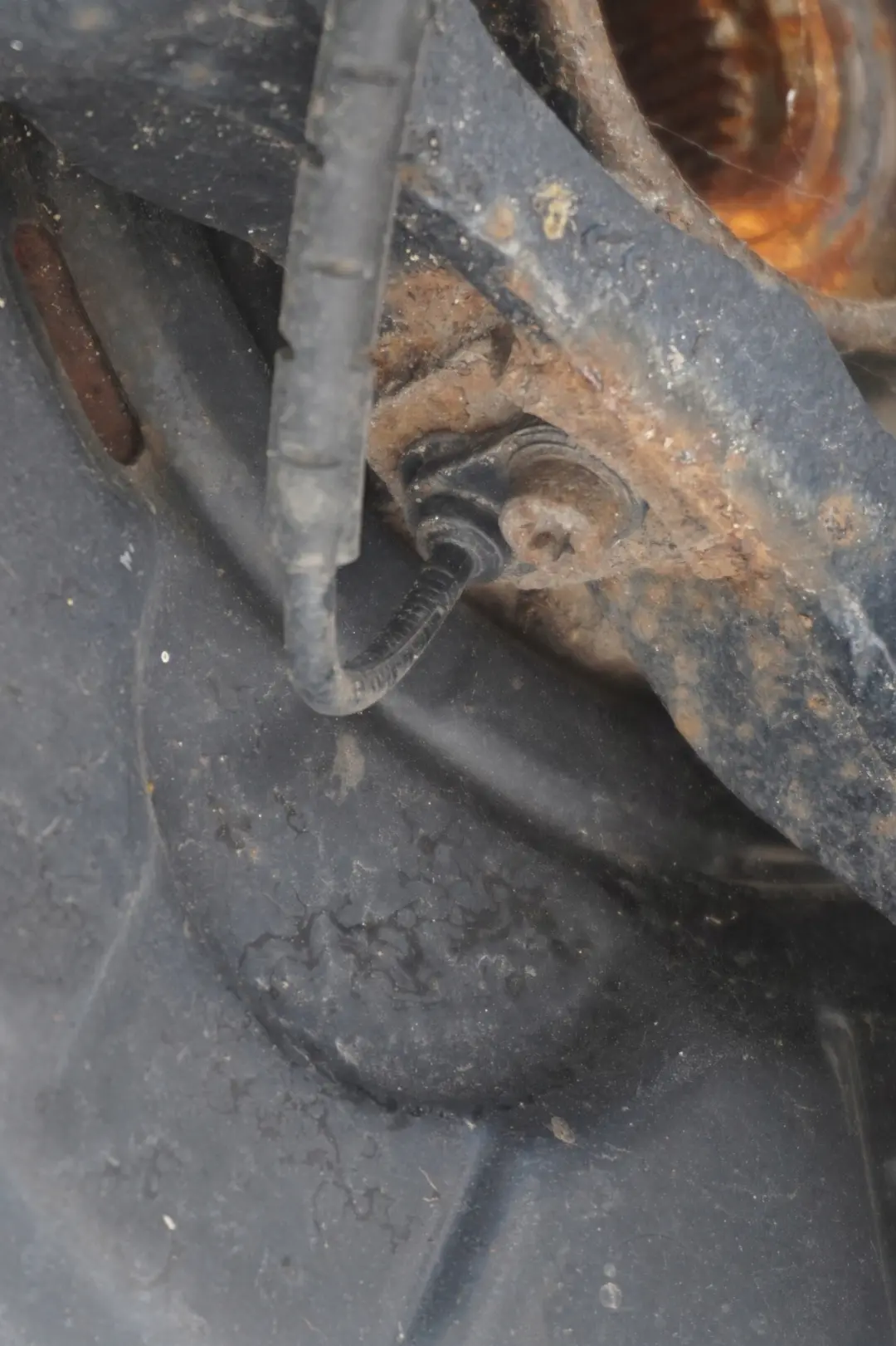 BMW F21 116i N13 136HP Zawieszenie zwrotnica lewa - SKU 6873722 - Numer Części 6873722