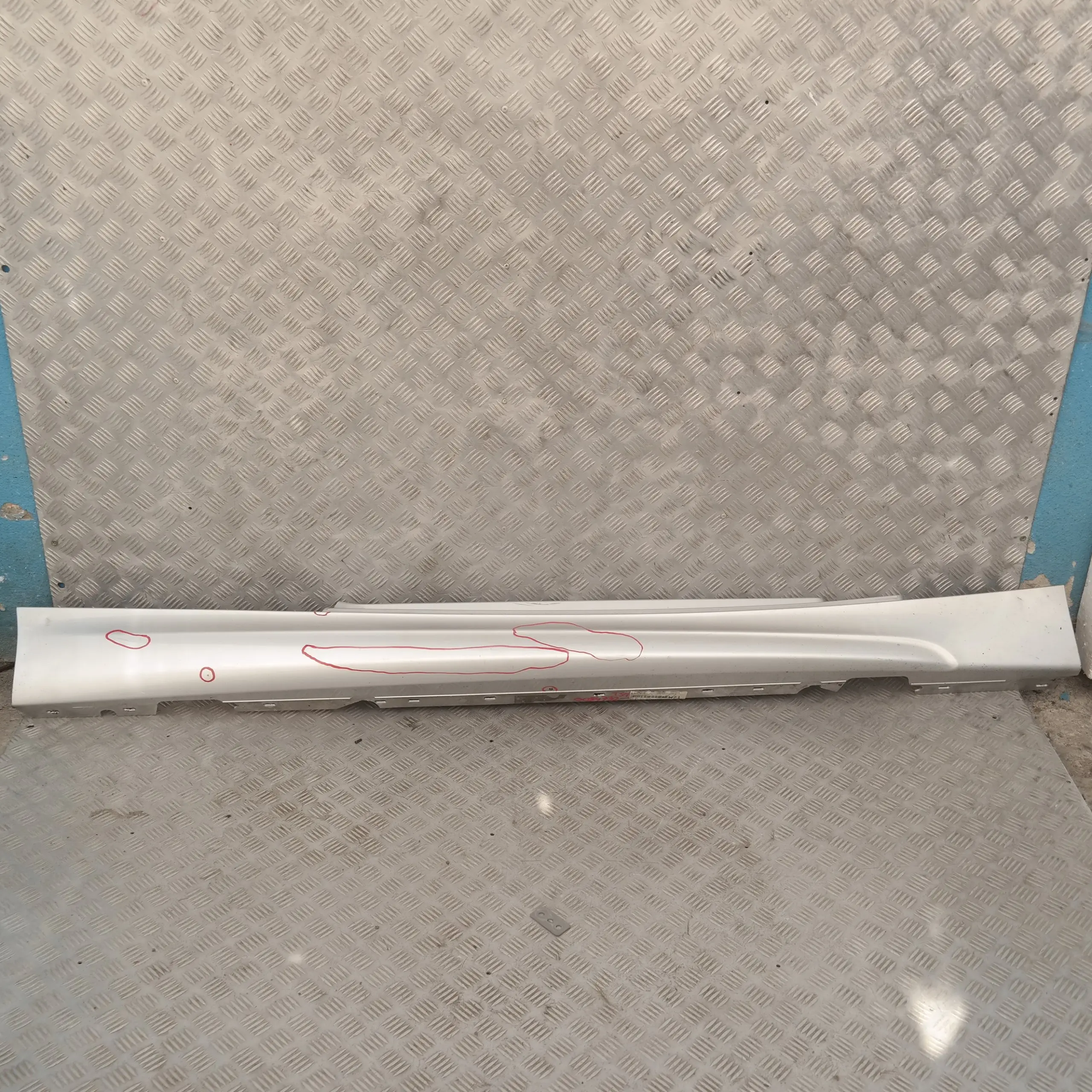 BMW 1 SERIES 1 E81 E82 E88 M SPORT Sill Strip Skirt Right O/S Titansilber Silver