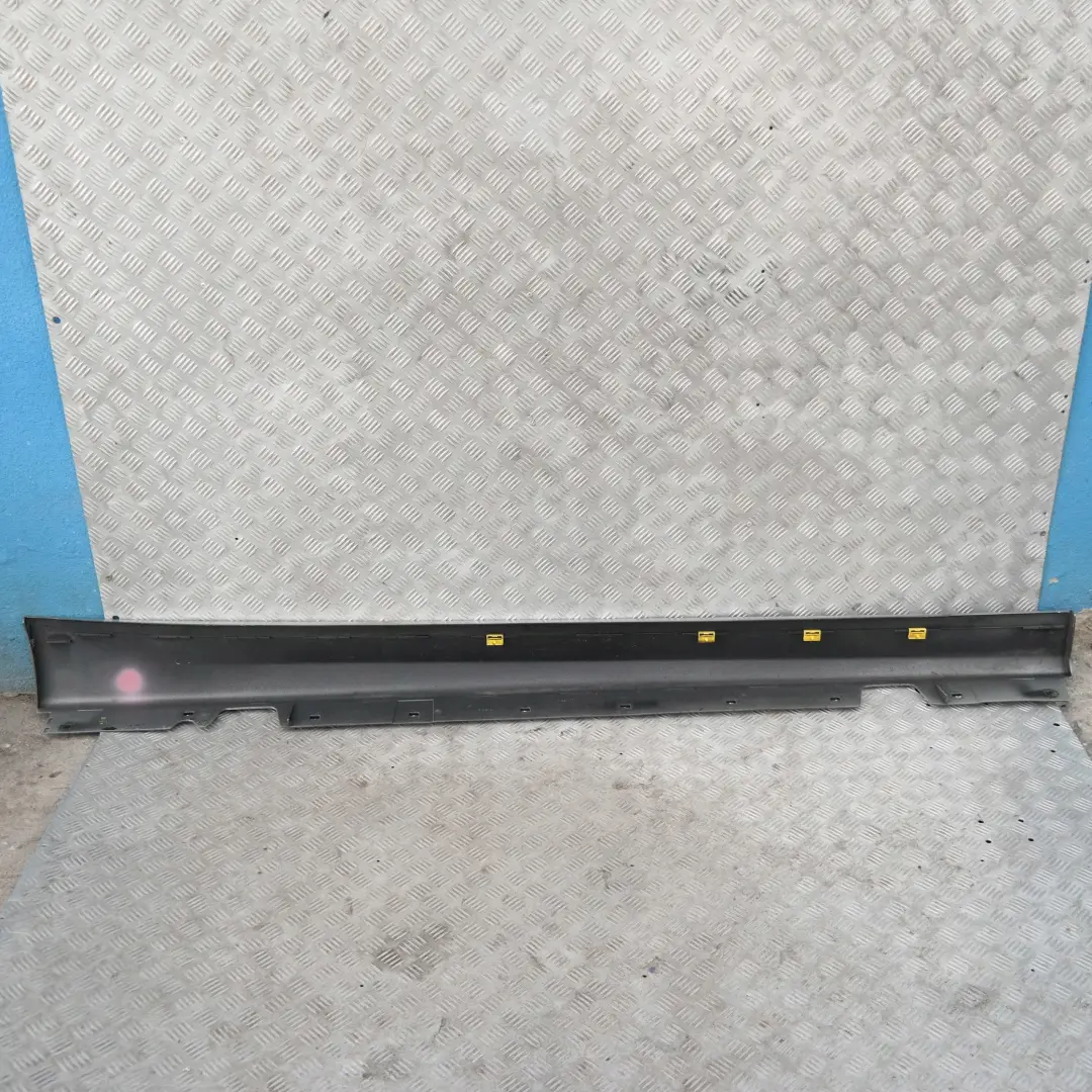 listwa nakładka próg lewa titansilber 354 do BMW E90 o numerze 32951 BMW E90 listwa nakładka próg lewa titansilber 354 - SKU 0032951-TS5 - Numer Części 32951