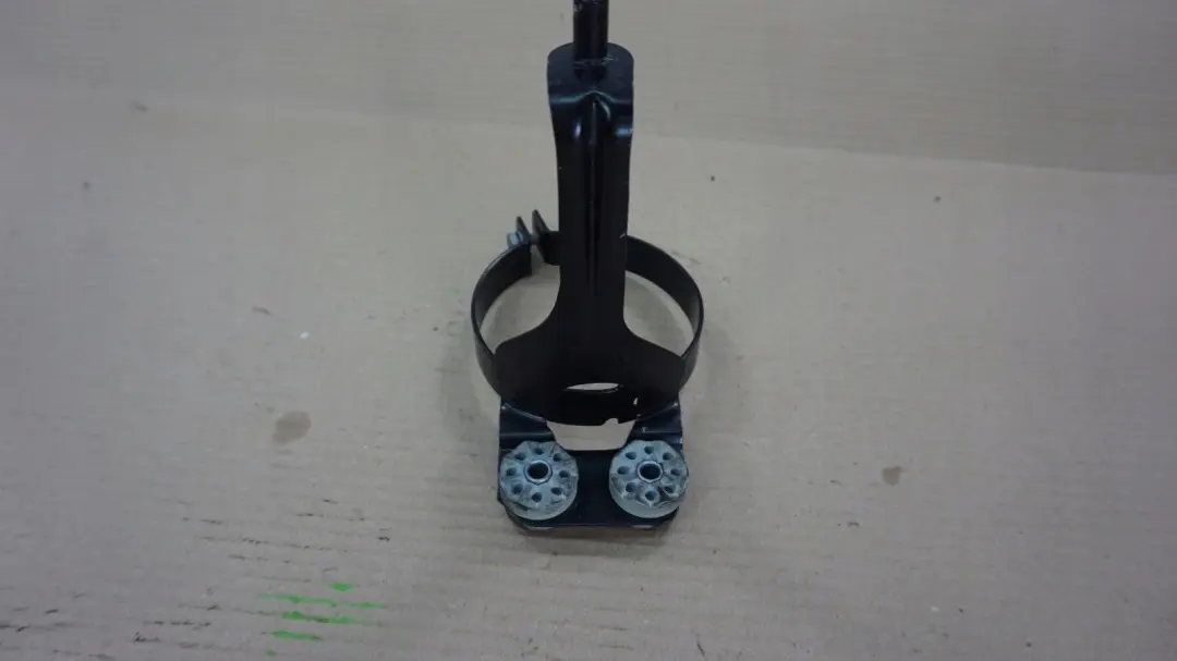 Support Cuve A Mazout Direction 3241 pour BMW 5 6 E60 E61 E63 E64 à propos du numéro de pièce 6760251 BMW 5 6 E60 E61 E63 E64 Support Cuve A Mazout Direction 3241 - SKU 6760251 - Numéro de pièce 6760251