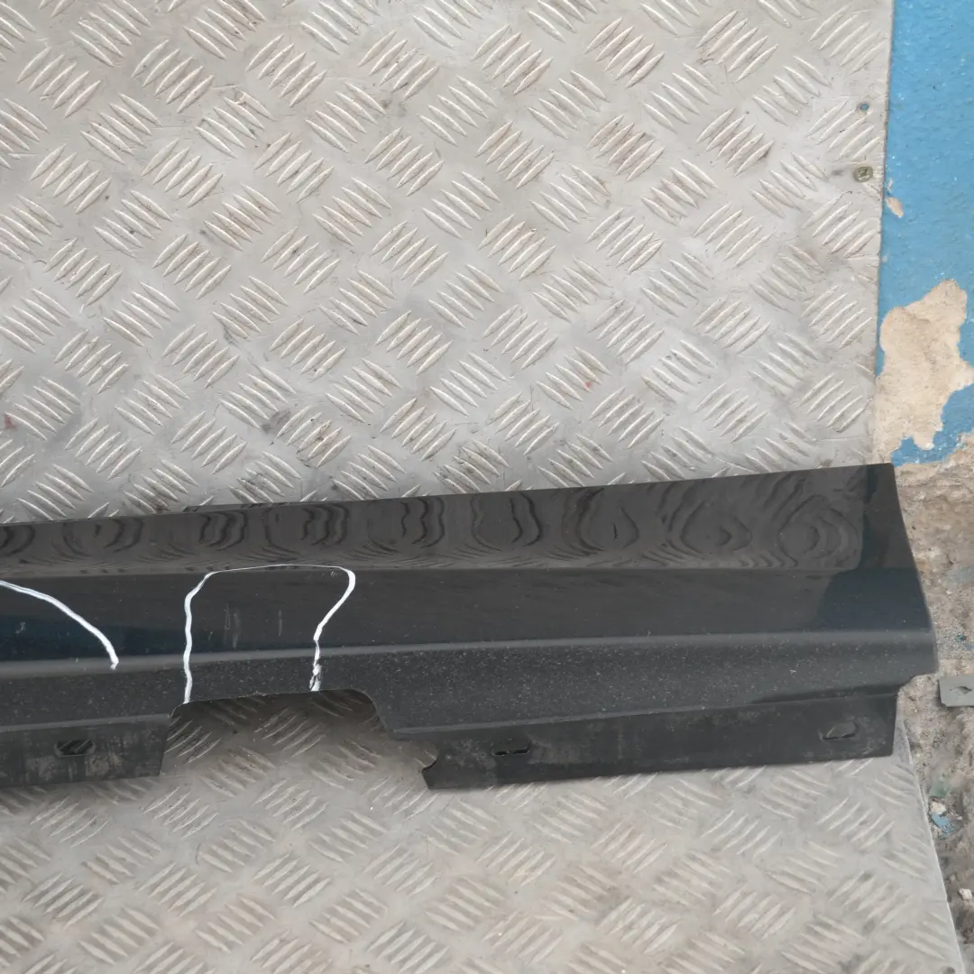 Listón de umbral Faldón lateral derecho Zafiro negro metalizado 475 para BMW E87 LCI con número de pieza 36144 BMW E87 LCI Listón de umbral Faldón lateral derecho Zafiro negro metalizado 475 - SKU 0036144-BS12 - Número de pieza 36144