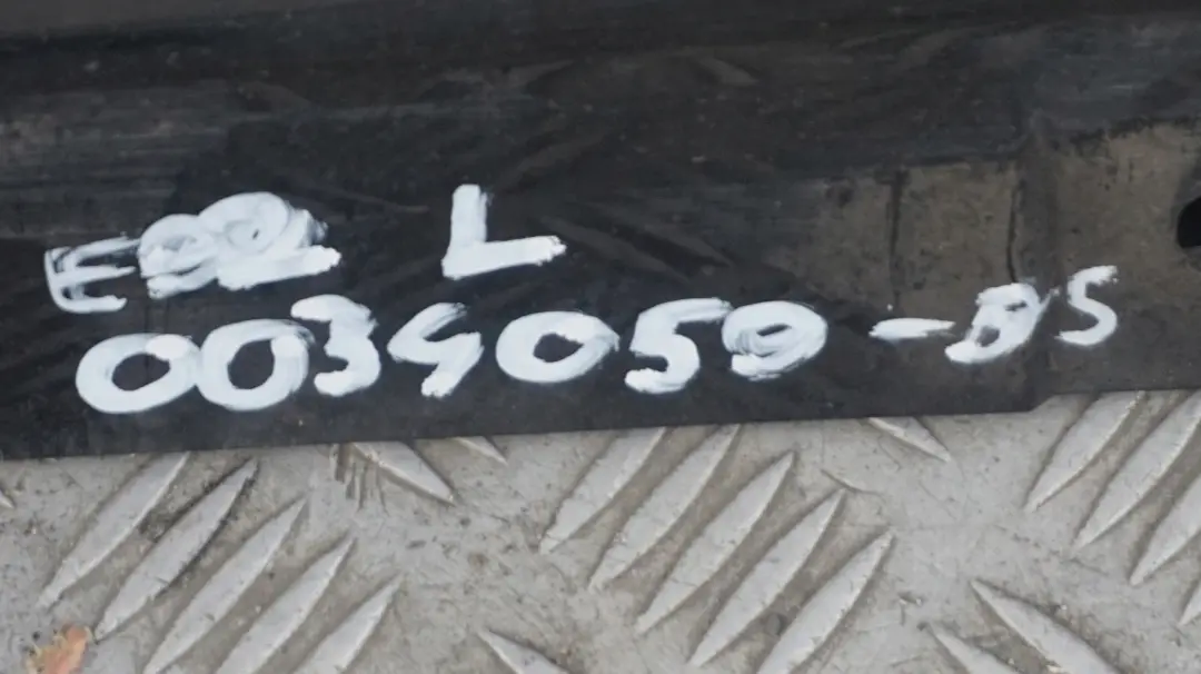 Listello Portiera Verniciato SX Nero Black Sapphire Met. 475 per BMW E92 E93 con numero di parte 0034059 BMW E92 E93 Listello Portiera Verniciato SX Nero Black Sapphire Met. 475 - SKU 0034059-BS - Numero di parte 0034059