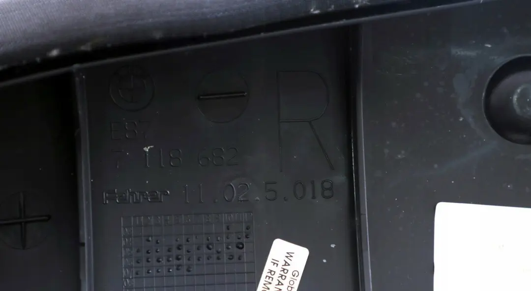 Reihe E87 LCI Rücksitz Bezug Seitenteil Rechts Stoff Anthrazit für BMW 1 mit Teilenummer 9170804 BMW 1 Reihe E87 LCI Rücksitz Bezug Seitenteil Rechts Stoff Anthrazit - SKU 9170804 - Teilenummer 9170804