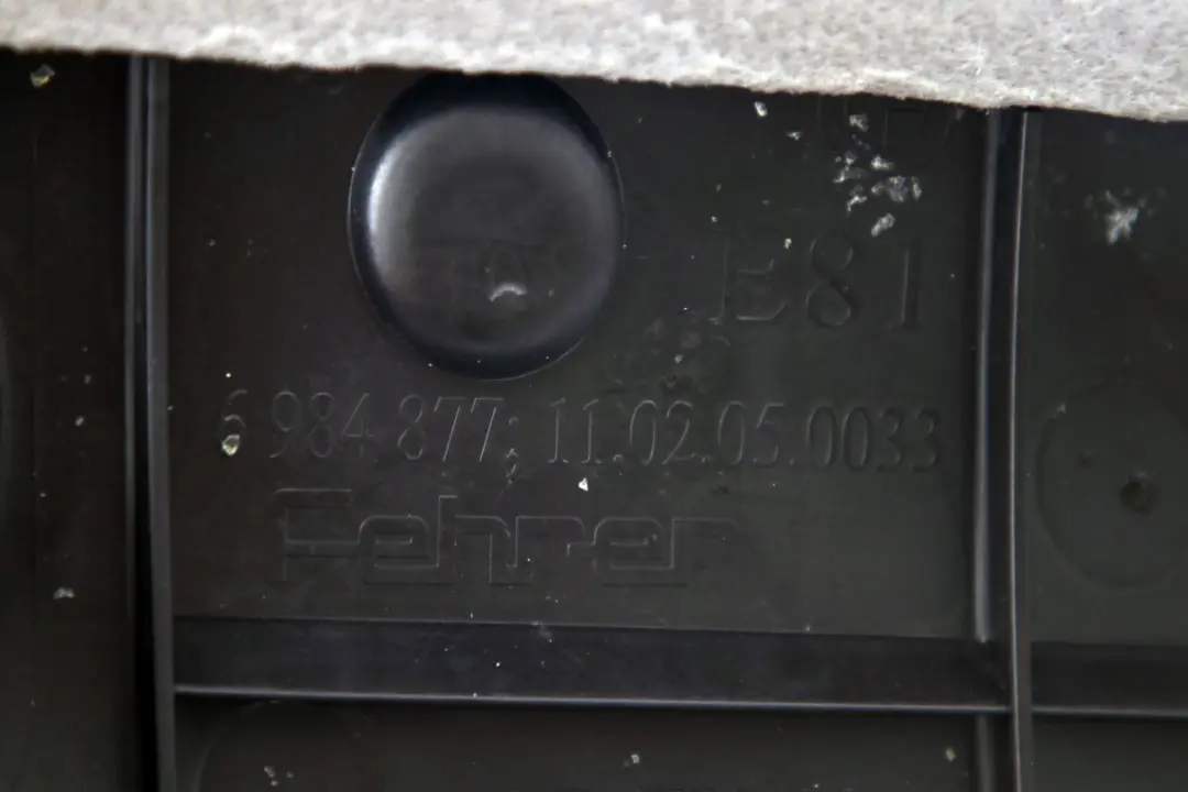 Acabado lateral del asiento trasero derecho O / S De cuero De limon para BMW E81 E82 con número de pieza 9158982 BMW E81 E82 Acabado lateral del asiento trasero derecho O / S De cuero De limon - SKU 9158982 - Número de pieza 9158982