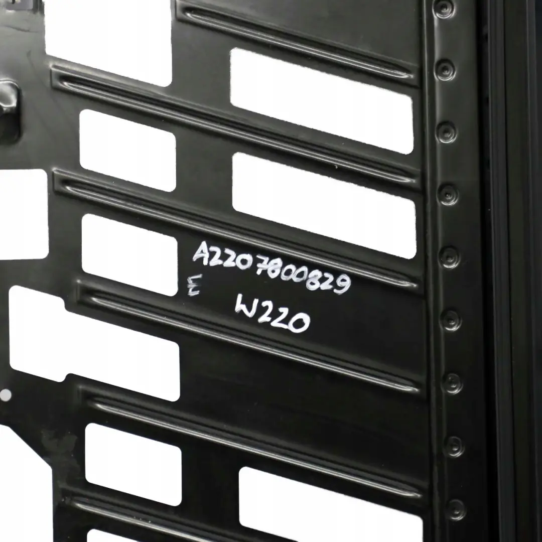 klasa W220 Szyberdach dach do Mercedes S o numerze A2207800829 Mercedes S klasa W220 Szyberdach dach - SKU A2207800829 - Numer Części A2207800829