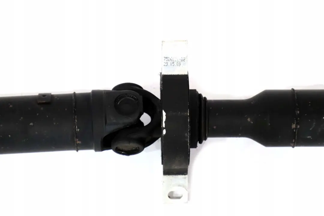 Albero Propulsore Automatico 325D M57N2 per BMW E90 E91 E92 E93 con numero di parte 7572808 BMW E90 E91 E92 E93 Albero Propulsore Automatico 325D M57N2 - SKU 7572808 - Numero di parte 7572808