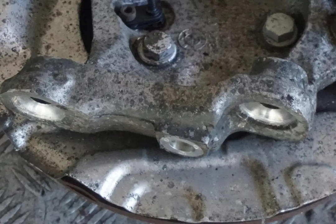 N47 M Sport Delantero Derecho Muelle Strut Freno Suspensión Pata para BMW E88 118d con número de pieza 6786028 BMW E88 118d N47 M Sport Delantero Derecho Muelle Strut Freno Suspensión Pata - SKU 6786028-2 - Número de pieza 6786028