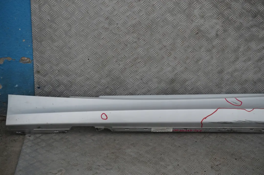 BMW 1 E81 Nakładka na próg lewy titansilber 354 - SKU 0036143-TS5 - Numer Części 0036143