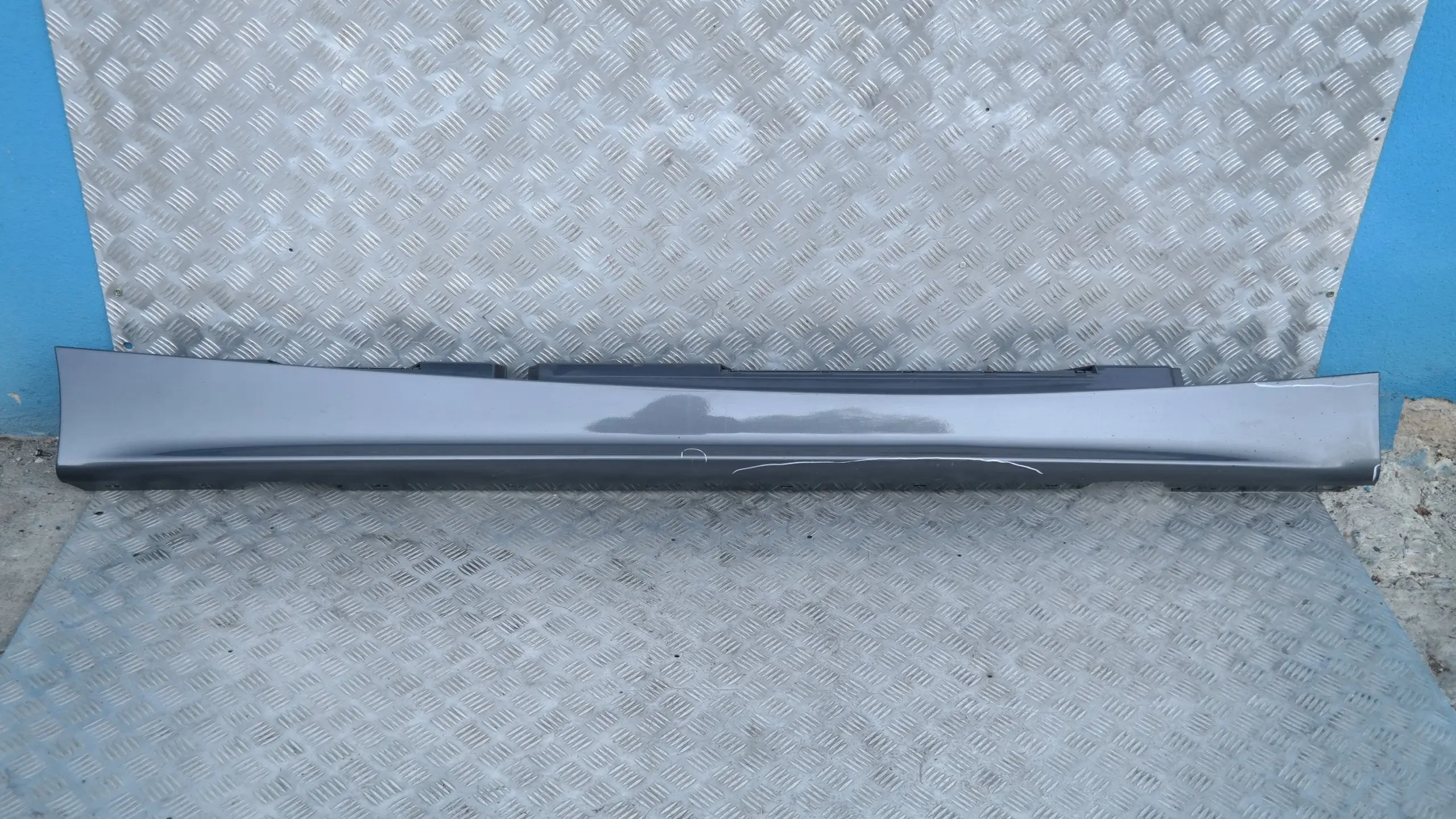 BMW E87 Sill Strip Faldón Lateral Derecho Sparkling Graphite Metallic - A22