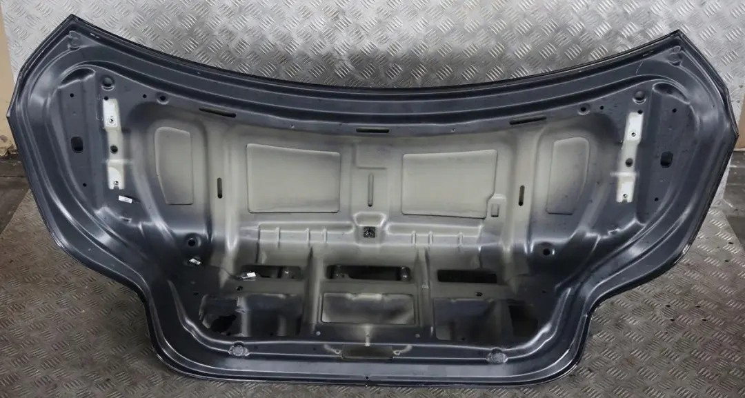 Trunk Boot Lid Tailgate Schwarz 2 Black - 668 to BMW 5 Series E60 with Part number 7122441 BMW 5 Series E60 Trunk Boot Lid Tailgate Schwarz 2 Black - 668 - SKU 7122441-SCH - Part number 7122441