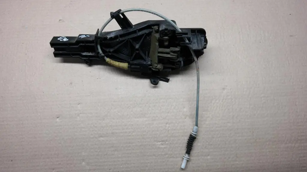 Klamka prawa tył tylna monaco blau do BMW E90 E91 o numerze 7060299 BMW E90 E91 Klamka prawa tył tylna monaco blau - SKU 7060299-MB1 - Numer Części 7060299