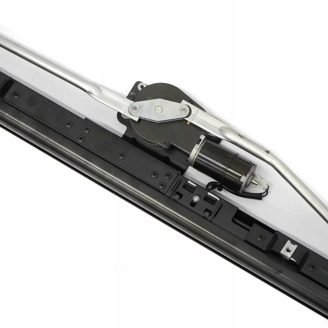 Parcela Trasera Estante Electrico Sun Blind Negro para BMW E60 Berlina con número de pieza 9143448 BMW E60 Berlina Parcela Trasera Estante Electrico Sun Blind Negro - SKU 9143448 - Número de pieza 9143448