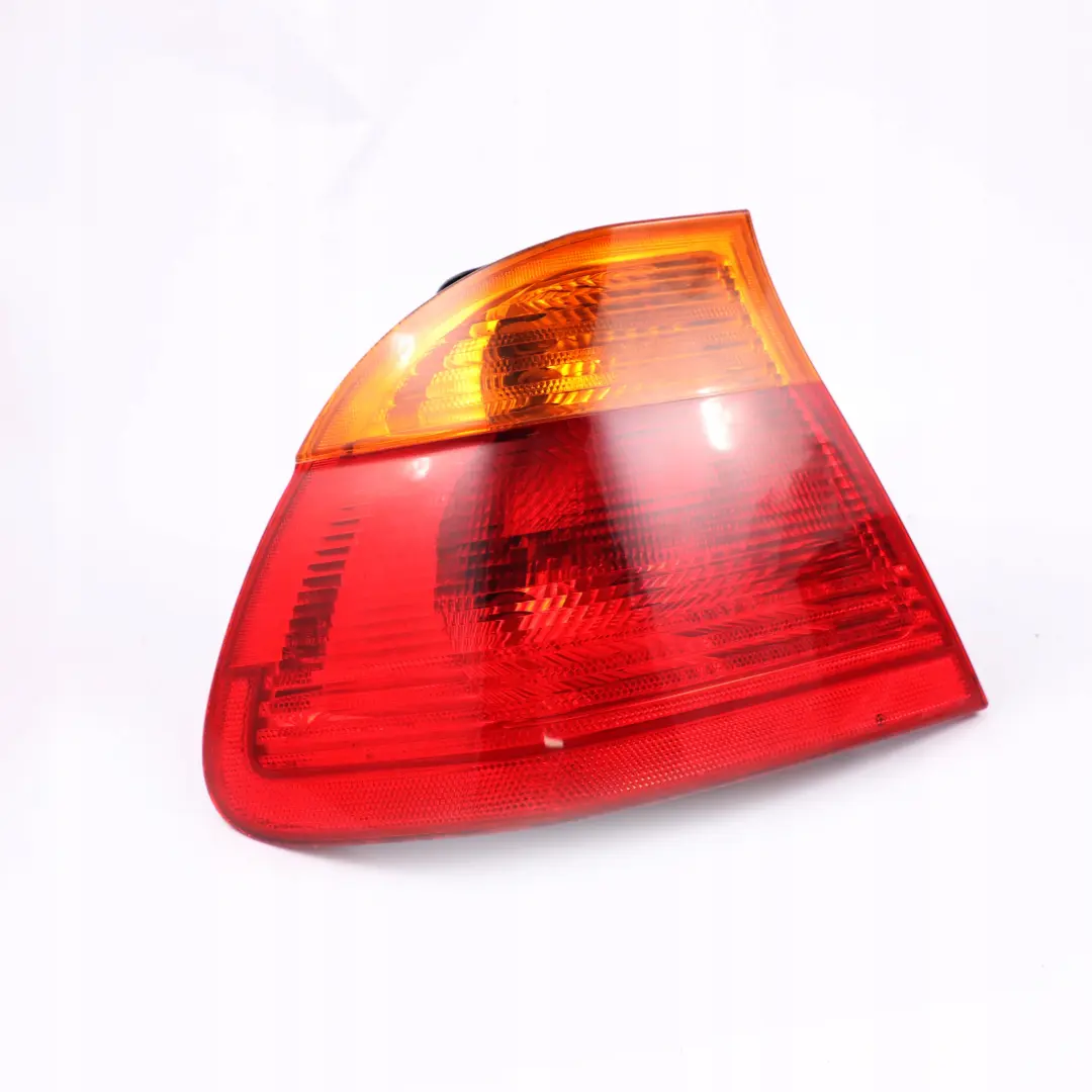 Berline Feu Arriere Panneau Laterale a Gauche Blanc pour BMW E46 à propos du numéro de pièce 8364921 BMW E46 Berline Feu Arriere Panneau Laterale a Gauche Blanc - SKU 8364921 - Numéro de pièce 8364921