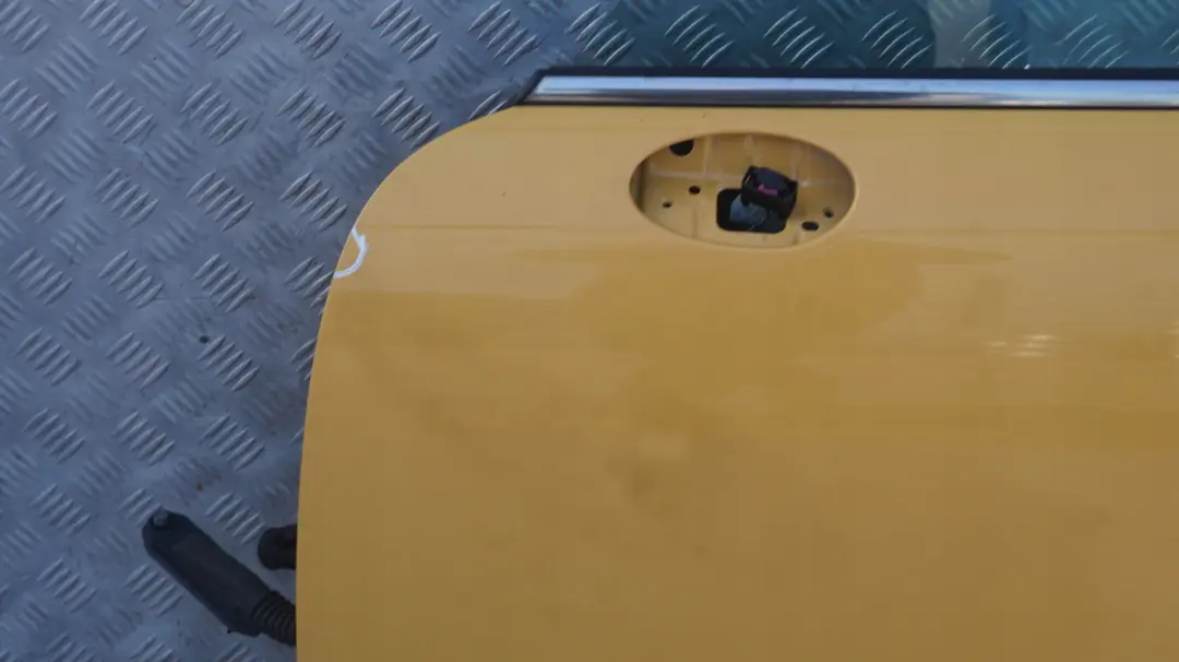 Puerta delantera izq. Mellow Yellow - A58 para Mini Cooper 3 R55 R56 R57 R58 R59 con número de pieza 2755935 Mini Cooper 3 R55 R56 R57 R58 R59 Puerta delantera izq. Mellow Yellow - A58 - SKU 2755935-MY3 - Número de pieza 2755935