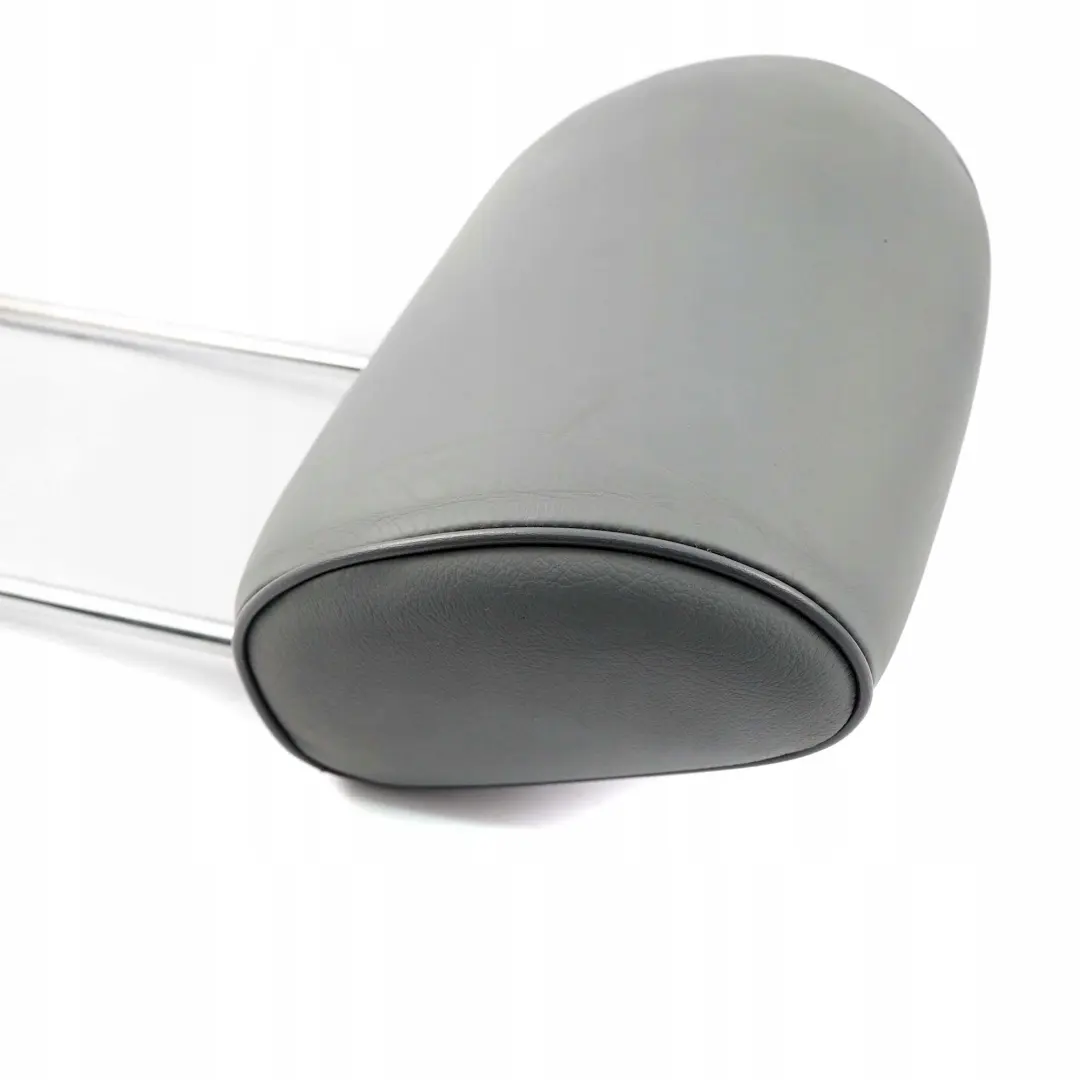 Zagłówek przód skóra grey do Mercedes W210 KOMBI o numerze A2109704450 Mercedes W210 KOMBI Zagłówek przód skóra grey - SKU A2109704450 - Numer Części A2109704450