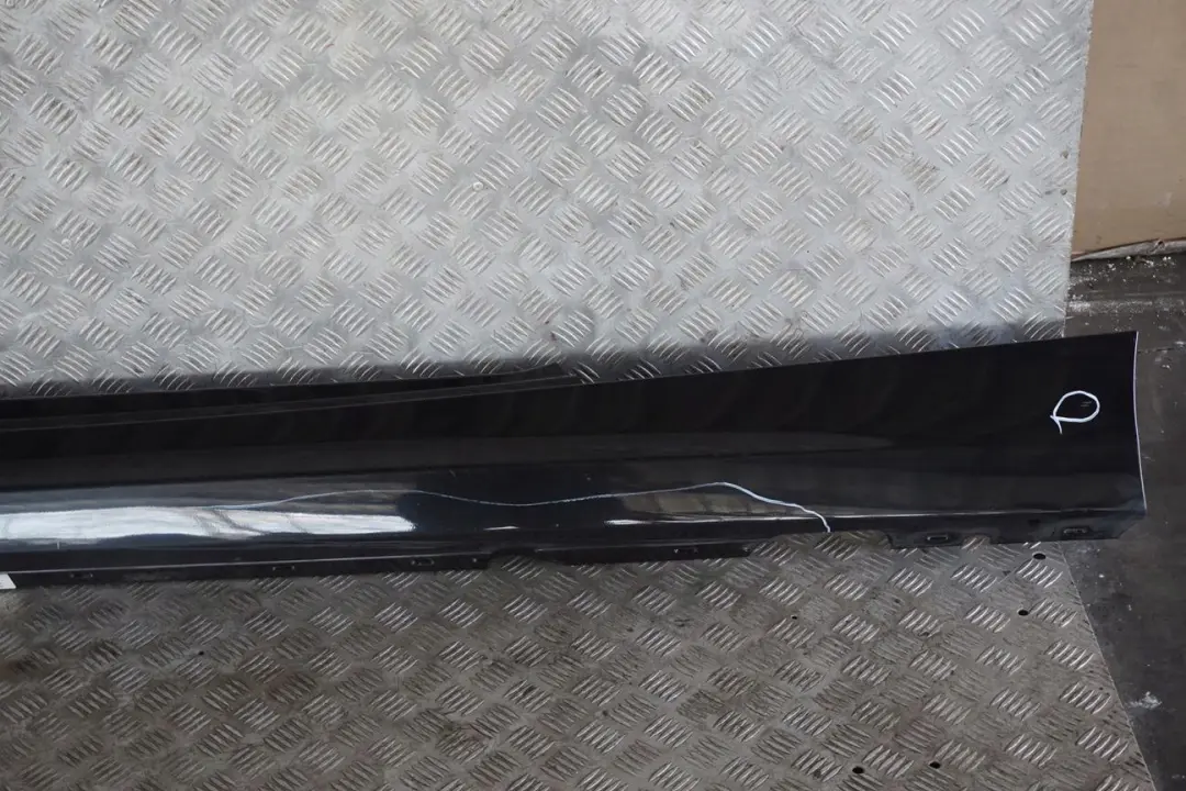 BMW E81 E82 E88 Bas de Porte Couverture Seuil A Gauche Noir Sapphire Noir - SKU 0036143-BS2 - Numéro de pièce 0036143