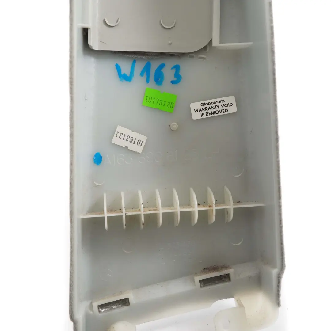 Sinistra N/S Coperchio superiore montante B Grigio per Mercedes M W163 con numero di parte A1636906125 Mercedes M W163 Sinistra N/S Coperchio superiore montante B Grigio - SKU A1636906125 - Numero di parte A1636906125