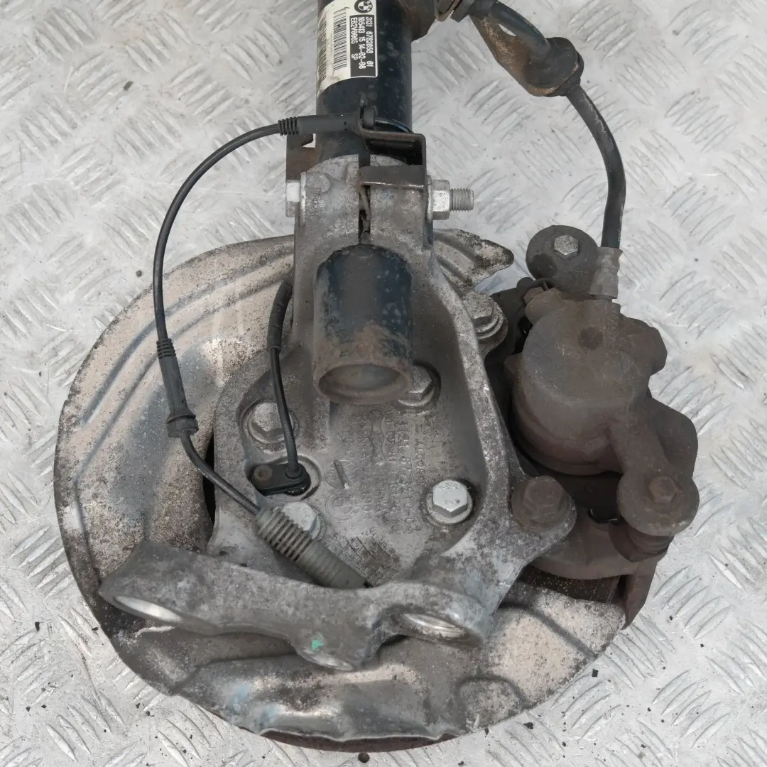 BMW E81 118d M-SPORT FRONT RIGHT O/S LEG SUSPENSION AXLE BRAKE DISC HUB - SKU 6782858 - Part number 6782858