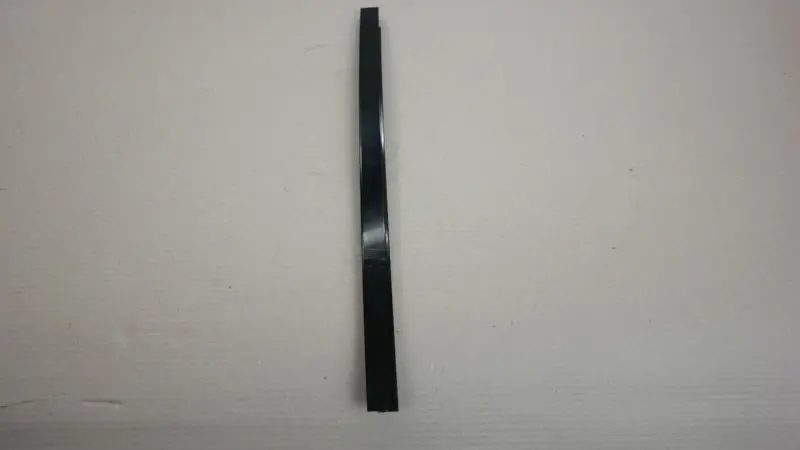 BMW E91 E91N LCI Apertura Fensterf?hrungssteg Destra 5135 - SKU 7906916 - Numero di parte 51357906916