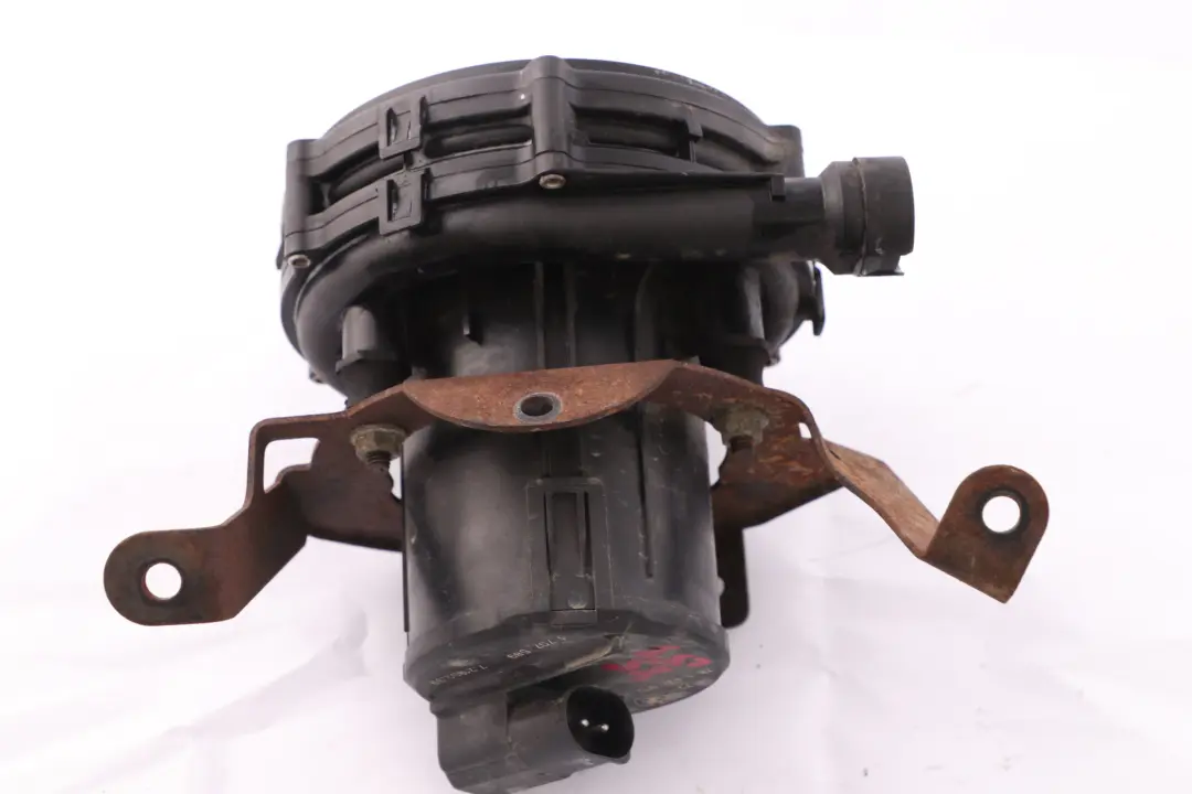 Smog Emission Secondary Air Pump to BMW X5 Series E53 with Part number 1437910 BMW X5 Series E53 Smog Emission Secondary Air Pump - SKU 1437910 - Part number 1437910