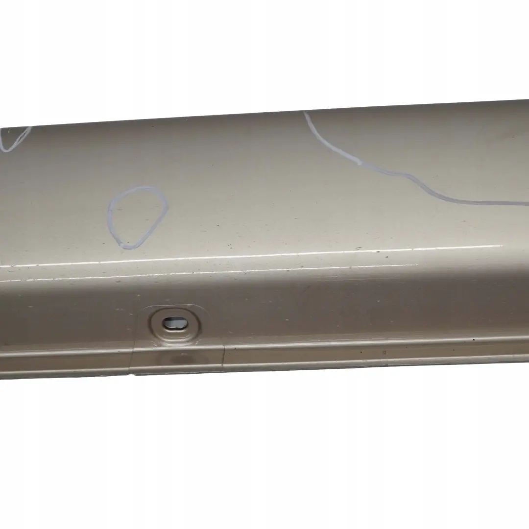 Faldon lateral De umbral De puerta derecho Travertine Beige 693 para Mercedes ML W163 con número de pieza A1636900440 Mercedes ML W163 Faldon lateral De umbral De puerta derecho Travertine Beige 693 - SKU A1636900440-TRB - Número de pieza A1636900440